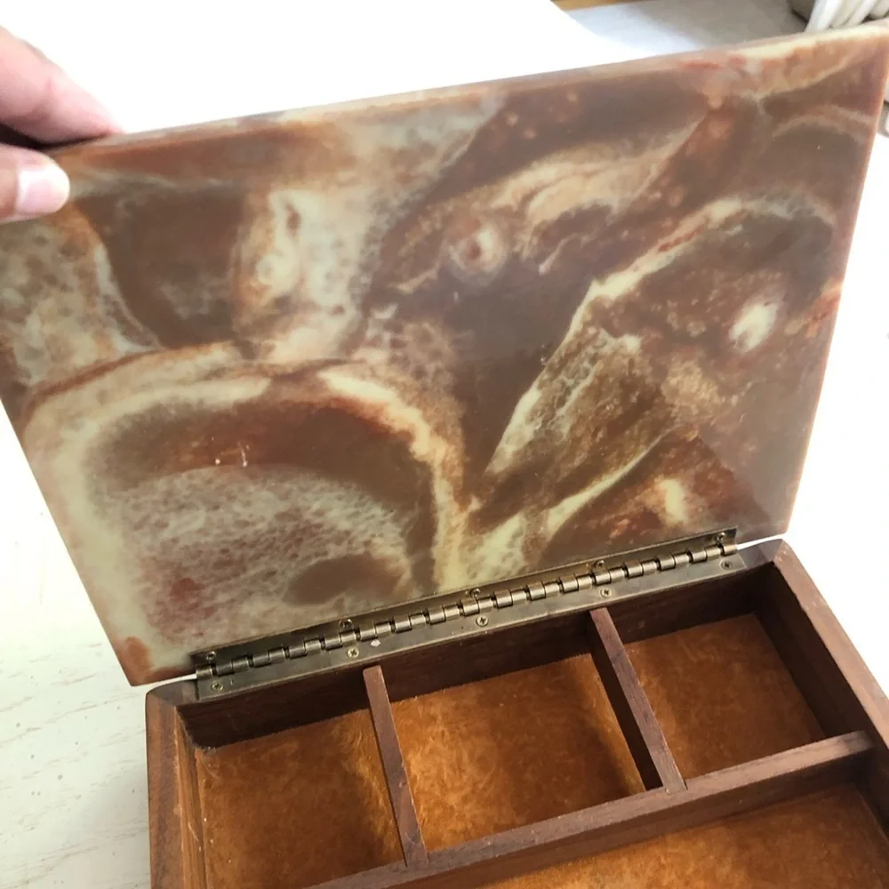 Vintage American Walnut Incolay Stone Duck Embossed Lid Wood Box